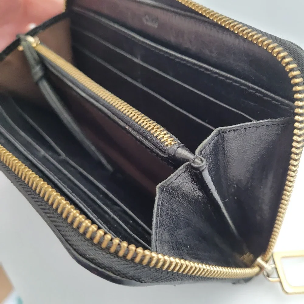 Chloe Black Leather Zip Around Long Wallet Gold Hardware Logo Plaque Large Quali